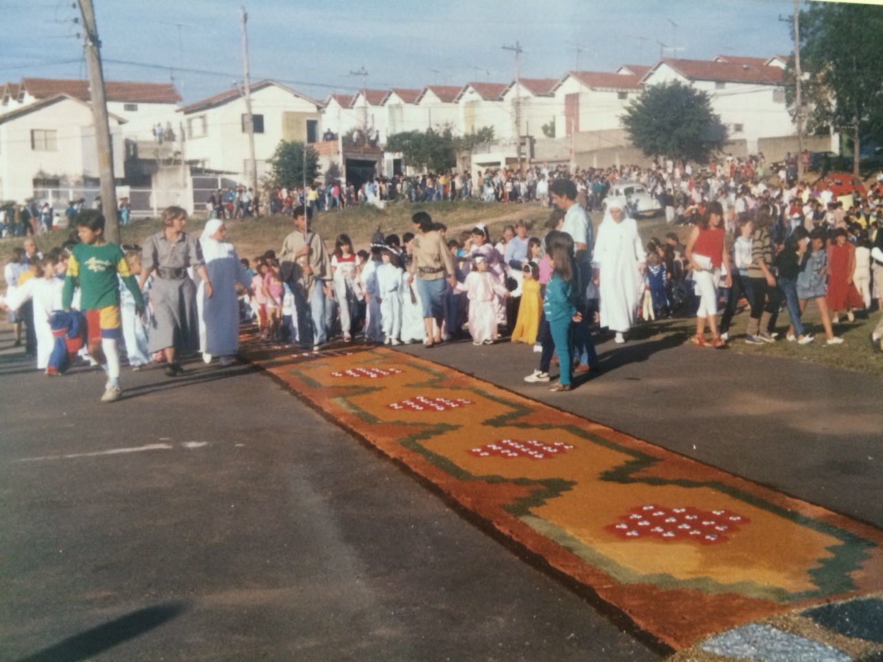 Tradição e fé: TAPETE da Paróquia São João Bosco chega aos 30 anos