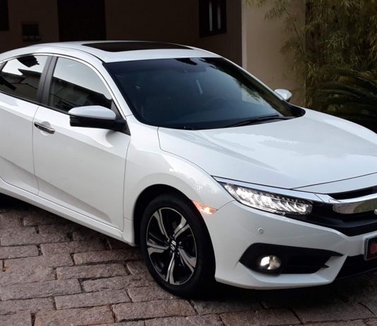 CIVIC TOURING é um esportivo para ninguém botar defeito