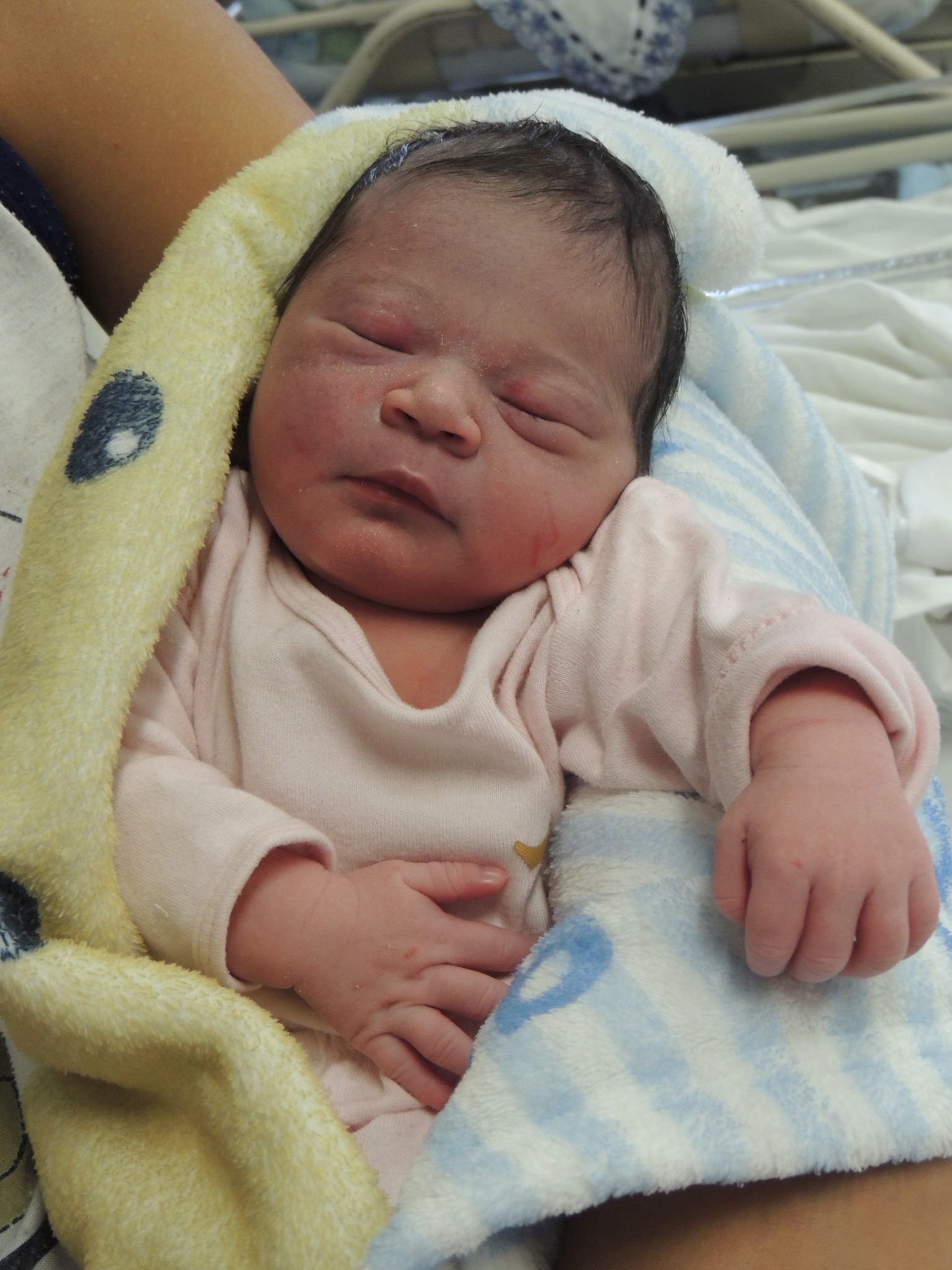 Primeiro bebê de Jundiaí em 2019 é uma MENINA