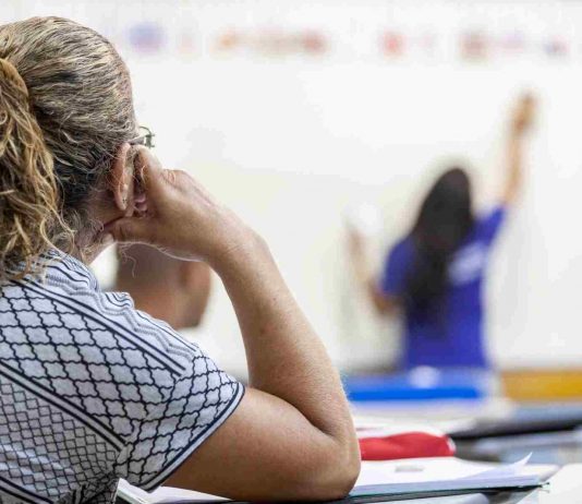 Universidade inicia projeto de ALFABETIZAÇÃO e letramento para EJA   ALFABETIZAÇÃO