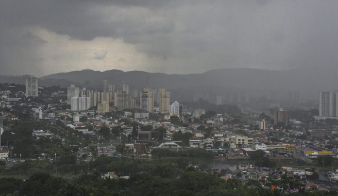 CHUVAS DE VERÃO