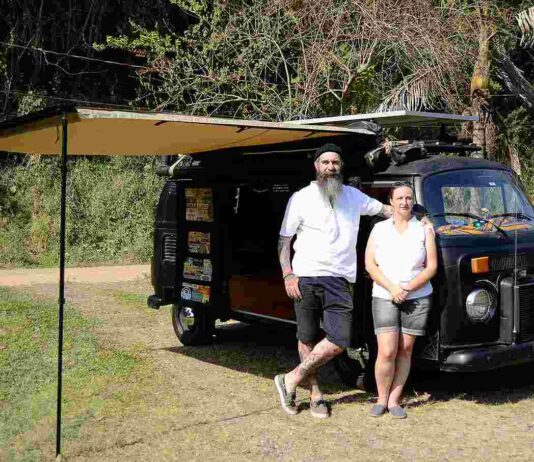 Fernando e Gisele, de Várzea, viajam pela América do Sul de KOMBI fernando e gisele