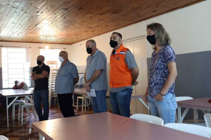 desabrigados desabrigados