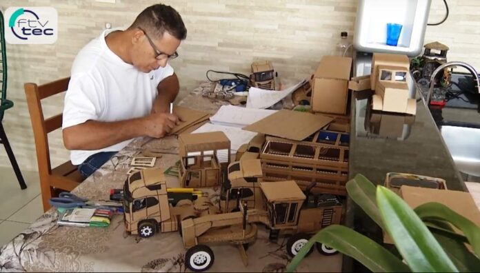 brinquedos de papelão