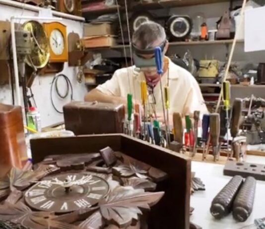 RELÓGIO CUCO: Uma viagem ao passado. Assista ao vídeo!!! relógio cuco