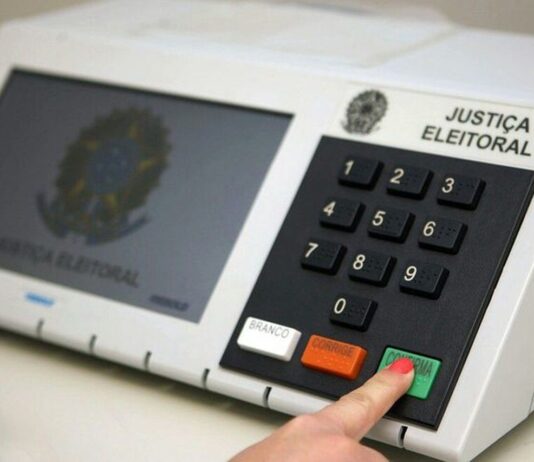 Urnas eletrônicas são seguras? TRE diz que sim. Assista ao vídeo! urnas eletrônicas