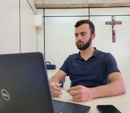 FLEXÃO DE GÊNERO: Proibição será votada na sessão de terça flexão