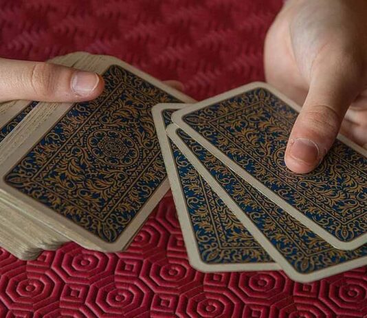 Duas cartas para escolher: Confiança ou preservação? Veja vídeo duas cartas