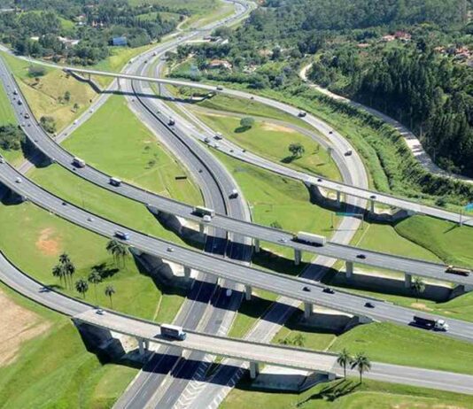 ESTRADAS: Mais de 1 milhão de veículos neste Natal estradas