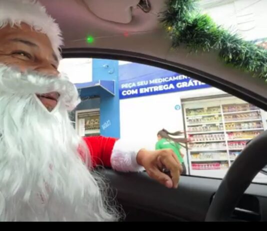 Papai Noel TAXISTA faz sucesso pelas ruas de Jundiaí papai noel taxista