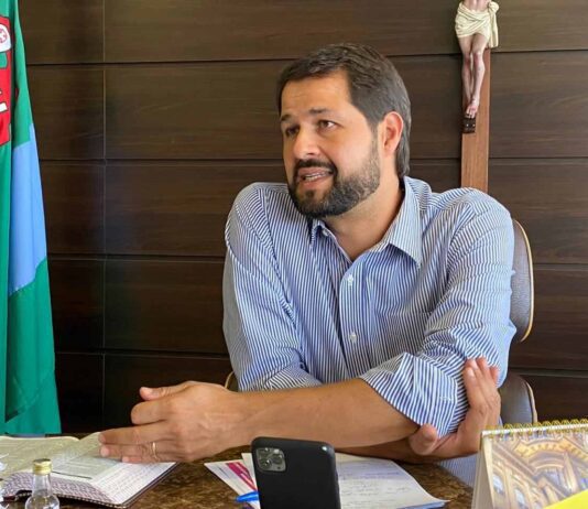 SESSÃO de hoje terá seis projetos. Três são do prefeito. Assista! prefeito