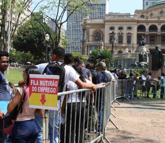 Desemprego é maior entre mulheres e negros, diz IBGE desemprego