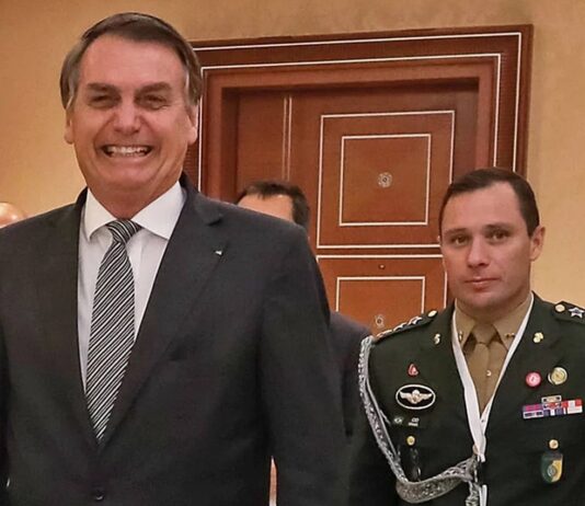 Ex-assessor de Bolsonaro é detido pela Polícia Federal polícia federal
