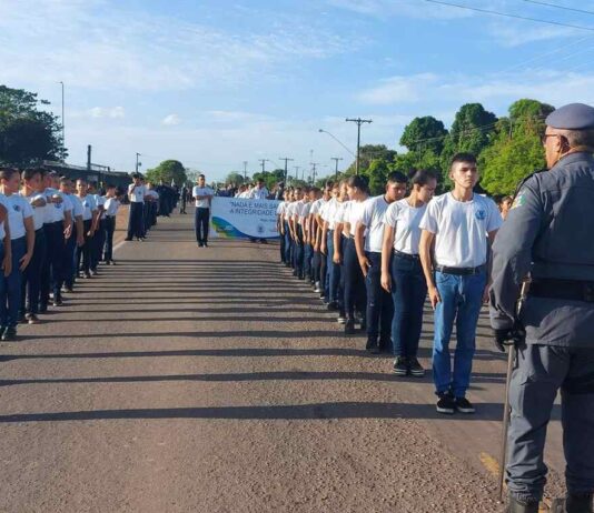 Governo publica decreto que revoga escolas cívico-militares decreto