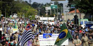 DESFILE