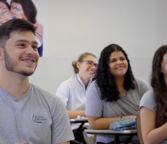 Colégio Divino abre Concurso de BOLSAS para 2024 bolsas