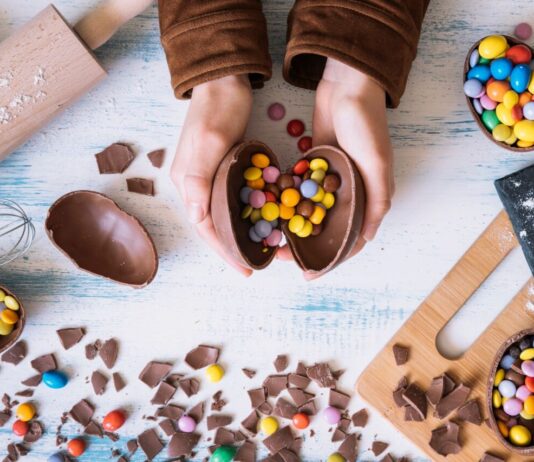 Ovos de Páscoa e colombas: Capacitações no FUNSS Jundiaí ovos