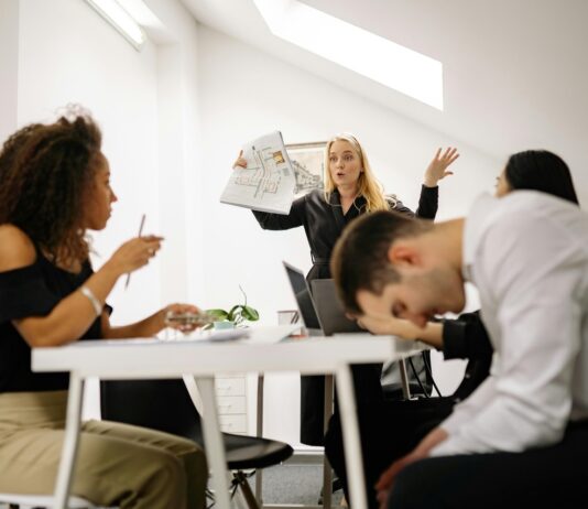 LÍDERES precisam ser capacitados em saúde mental líderes