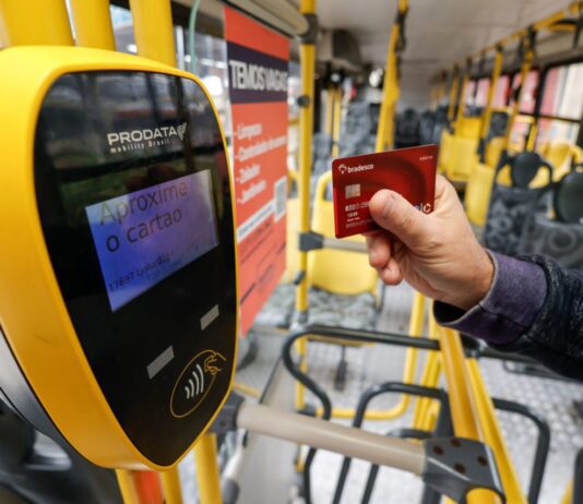 Ônibus: Aumenta pagamento com cartão de crédito e débito ônibus