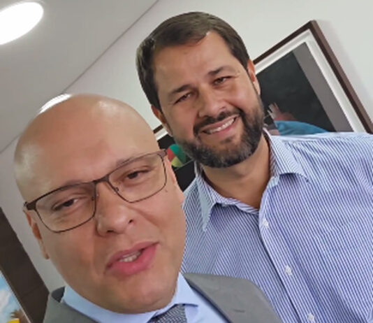 Vínculos familiares: Douglas e prefeito discutem mais políticas vínculos