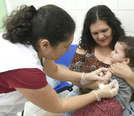 VACINAÇÃO contra polio, gripe e Covid: Adesão ainda é baixa vacinação