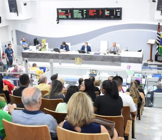 Na SESSÃO desta terça(24), dois vetos e um projeto do prefeito prefeito