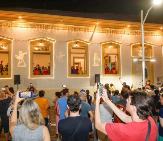 NATAL LUZ começa dia 2 com corais no Solar do Barão natal