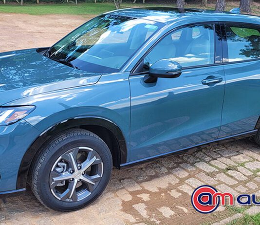 Honda ZR-V: Crossover inspirado no Civic tem conforto e dinâmica de sedã HONDA