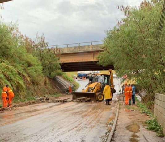 TEMPORAIS: Força-tarefa da Prefeitura auxilia moradores temporais