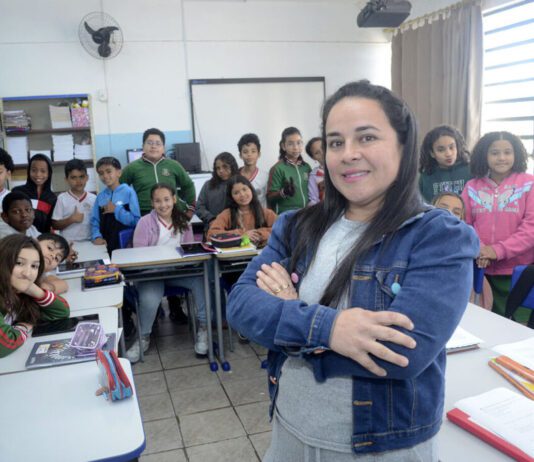 Professora representará Várzea em CONGRESSO no Peru professora