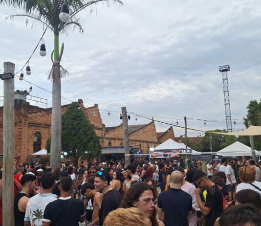 Vereadores criticam crianças na Parada LGBT+. Para presidente de ONG, ‘perpetuação do preconceito’ vereadores