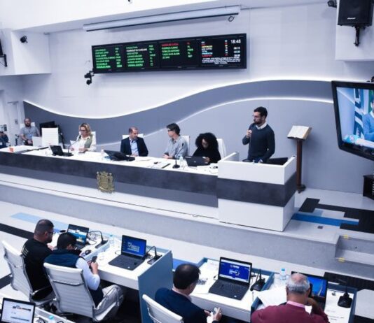 SESSÃO desta terça(11): 7 projetos, 2 vetos e 4 moções SESSÃO