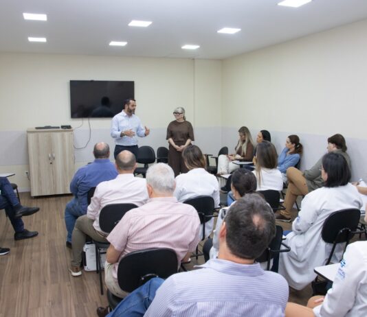 HSV: Martinelli e médicos discutem melhorias hsv