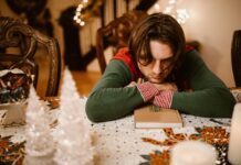 FESTAS de fim de ano e tristeza são sinônimos para muita gente festas