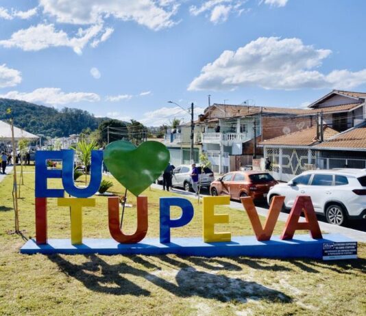 ITUPEVA: Vereador denuncia casos de esgoto a céu aberto itupeva