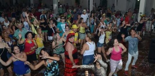 CARNAVAL: Três clubes divulgam programações carnaval