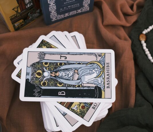 ALEGRIA ou mudanças repentinas? Veja conselhos das cartas! alegria