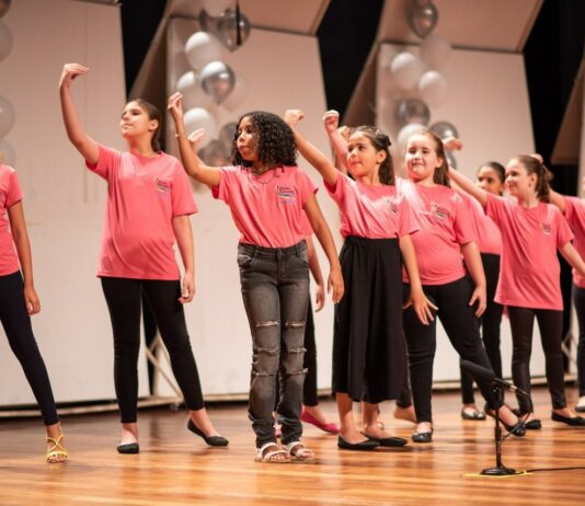 Divino abre inscrições para coral infantil. Não precisa ser aluno e é de graça divino