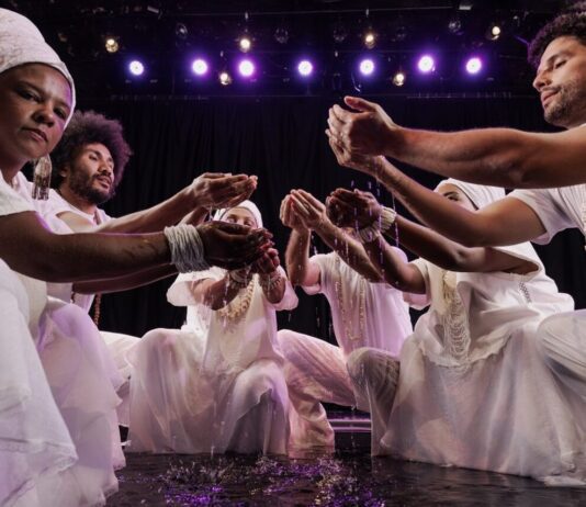 A Boca que tudo Come tem Fome: EXU é protagonista de peça boca