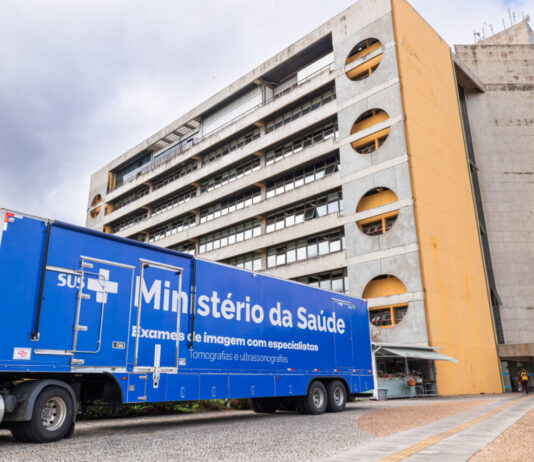 MINISTRO