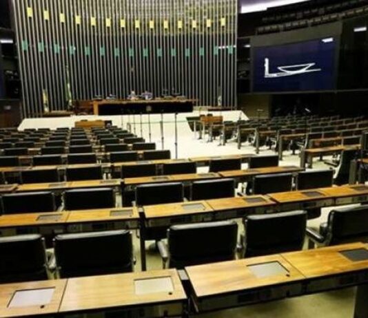Candidatos a deputado federal: IA aponta chances de cada um candidatos