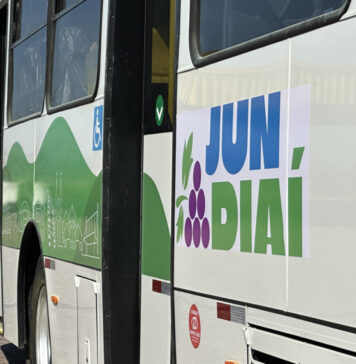 ÔNIBUS de graça e com horários especiais neste domingo(4) ônibus