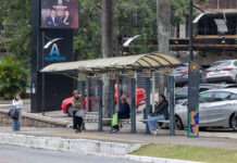 Abrigos de ônibus e relógios digitais: Projeto avança na Prefeitura abrigos