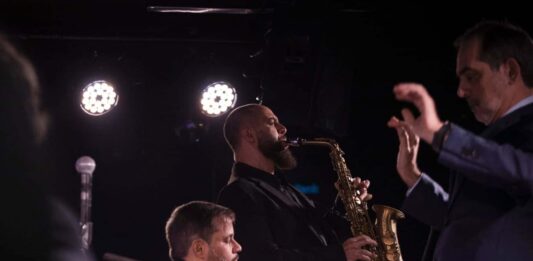 Brasil Jazz Sinfônica traz BATUTAS ao Centro das Artes brasil