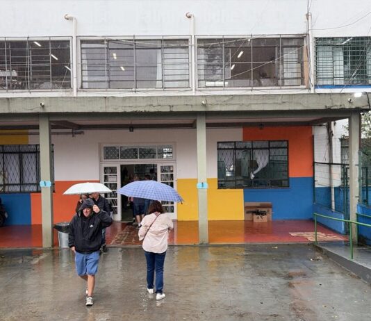 Eleições: Votação tranquila, com garoa e poucas filas eleições