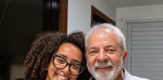 esquerda
