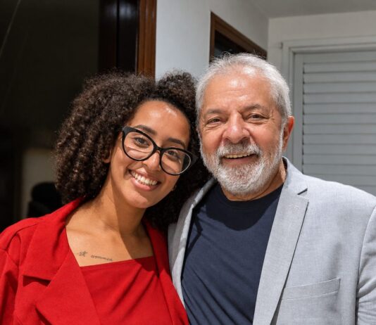 esquerda
